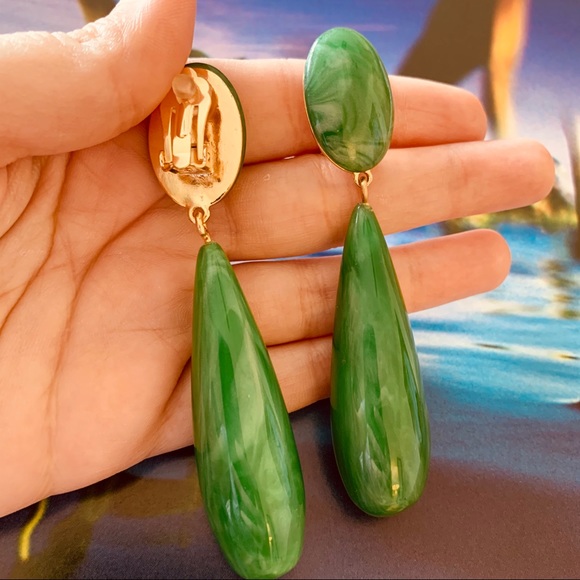 Green teardrop earrings - Picture 2 of 3